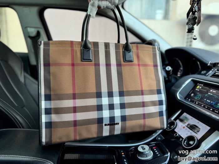BURBERRYショッピングバッグ最新2024個性的なスタイリングブランド 偽物 激安 通販_0_3