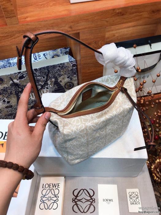 LOEWEバッグ存在感のある海外直送スーパー コピー 通販 優良_1_0
