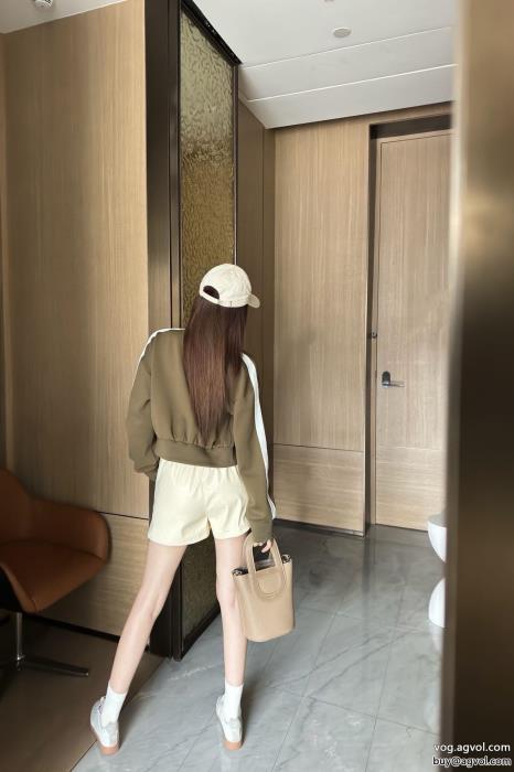 爽快感が絶妙にマッチ可愛い新モデルLOEWEブランド 偽物 通販コート_0_4