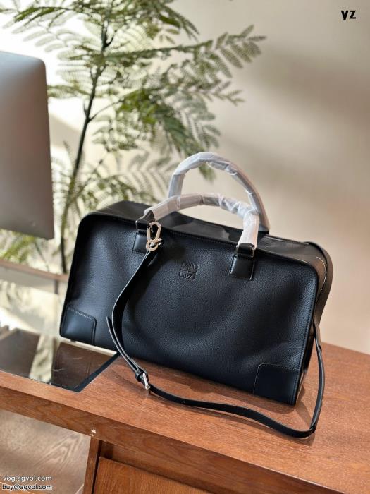 LOEWEトレンドの最先端に抜け感を出すブランド コピー 優良旅行バッグ_0_1