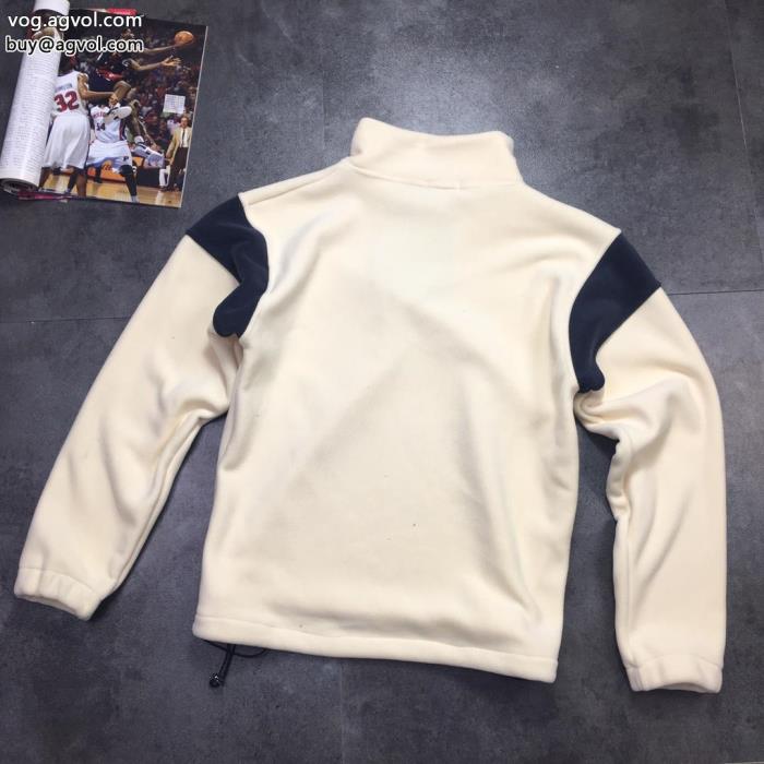 偽 ブランド パーカーMONCLERラグジュアリーな雰囲気大注目_0_0