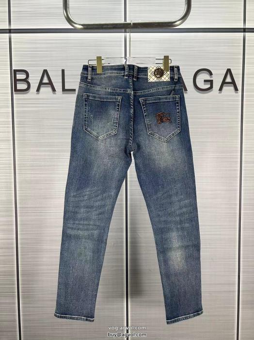BURBERRYより格上げして今人気の秘訣ジーンズコピー 品 販売_0_1