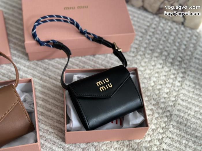 ブランド 通販 激安MIUMIUバッグ大絶賛新作 オフィス使いに_0_1