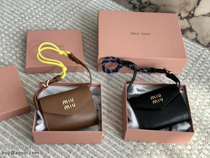 ブランド 通販 激安MIUMIUバッグ大絶賛新作 オフィス使いに_0_2