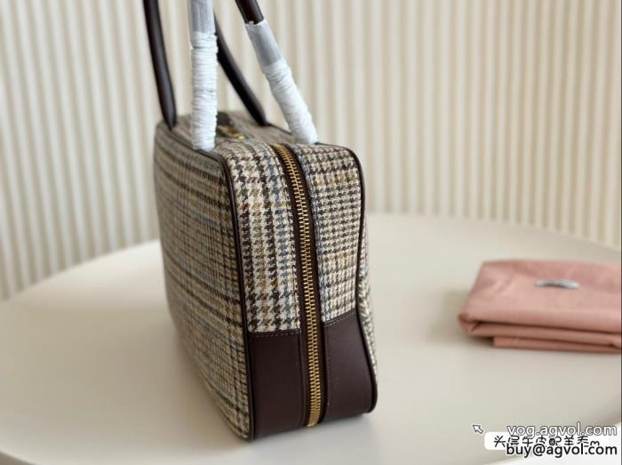 2024人気新作が登場オシャレ度アップブランド スーパー コピー 優良MIUMIUバッグ_0_0