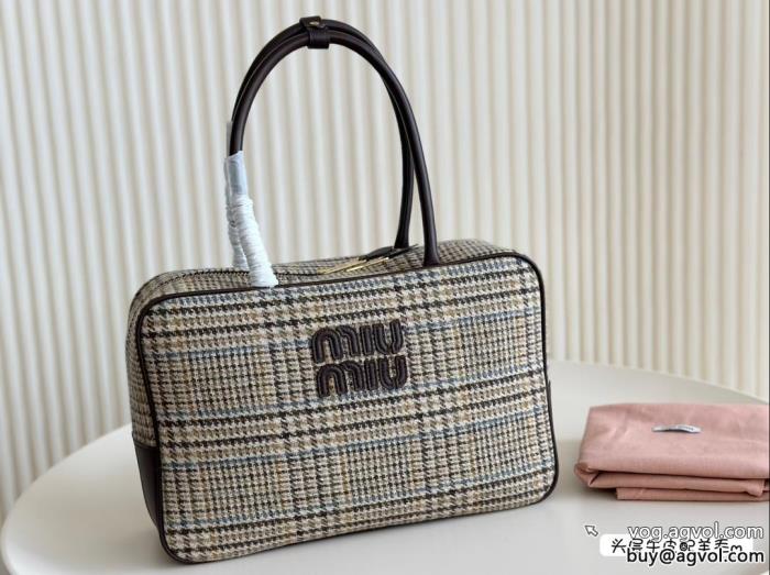 2024人気新作が登場オシャレ度アップブランド スーパー コピー 優良MIUMIUバッグ_0_1