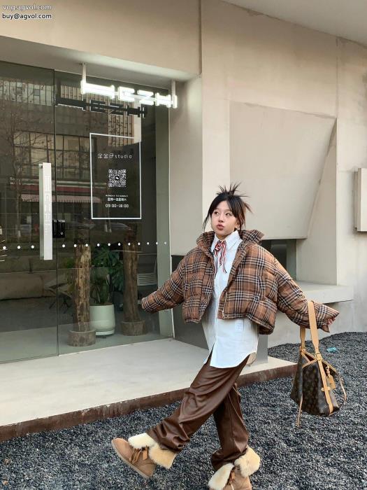 BURBERRYダウンジャケット安定感があり魅力的な新作ブランド 偽物 激安_0_2