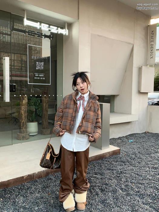 BURBERRYダウンジャケット安定感があり魅力的な新作ブランド 偽物 激安_0_3