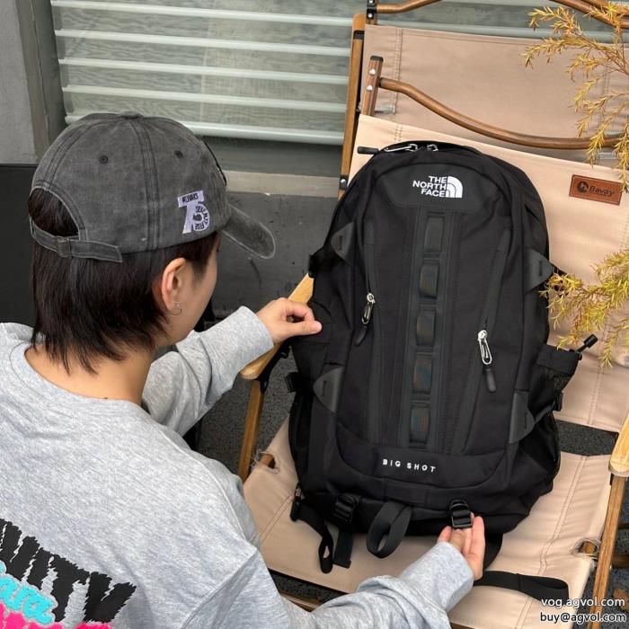 先行販売鮮度が手に入るシュプリームブランド コピー 着払いショルダーバッグ_0_2