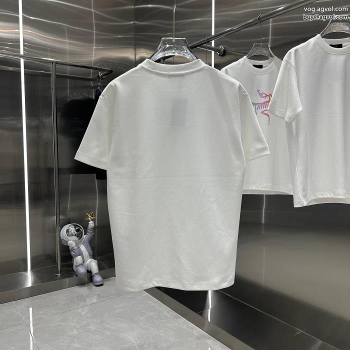 リッチな印象に新着入荷MONCLERコピー 商品 販売半袖Tシャツ_0_0
