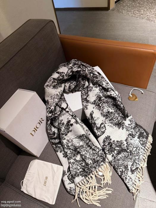 万能アイテム毎日に上質を 激安 ブランドマフラーDIOR_0_0