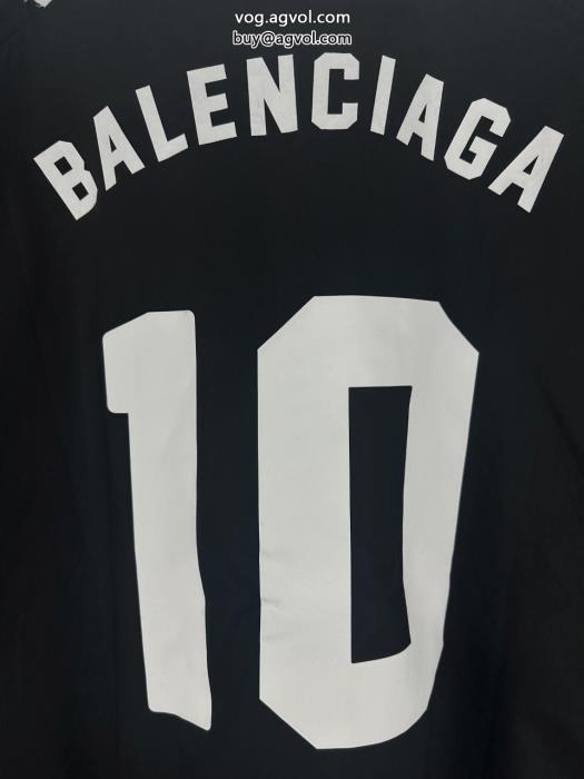 コート偽物 通販 愛用ブランド2024年トレンド感が強いbalenciaga_0_2