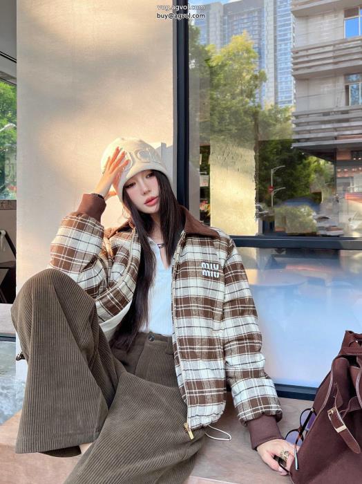 円高還元Sale優しげな高級人気色スーパー コピー 販売MIUMIUコート_0_3