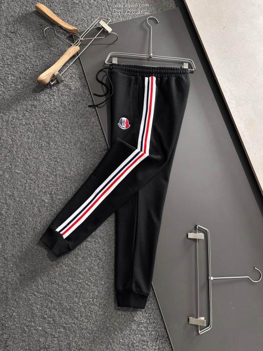 偽物 ブランド ショップ長く愛用出来る一品独特の存在感セットMONCLER_0_1