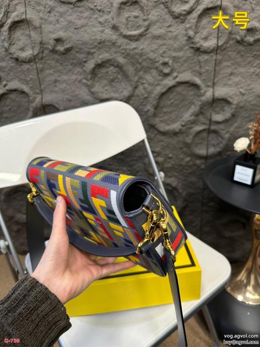 ブランド 激安 バッグ欲しい可愛く新鮮ブームは再熱中FENDI_0_3