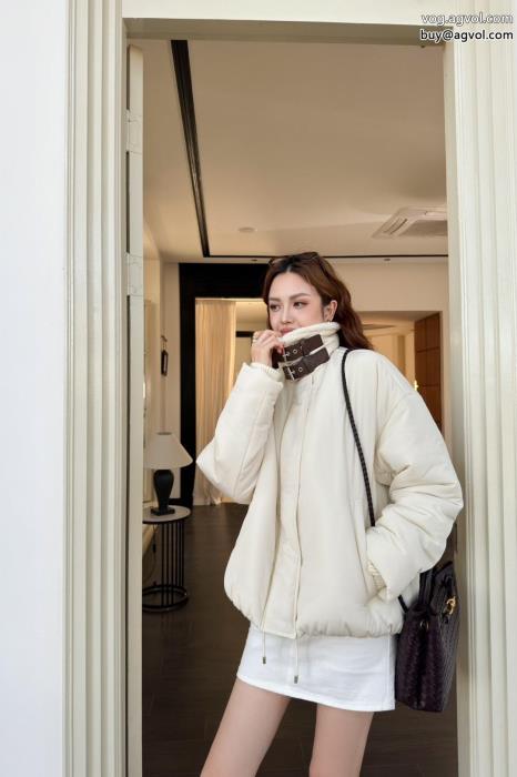 ダウンジャケットLOEWE今年らしい優秀アイテム上品な印象に格上げブランド フェイク_0_2