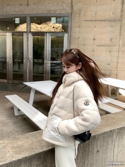 定番人気のモデル2024最新コラボ　完売間近ブランド 偽物 通販コートMONCLER_0_3