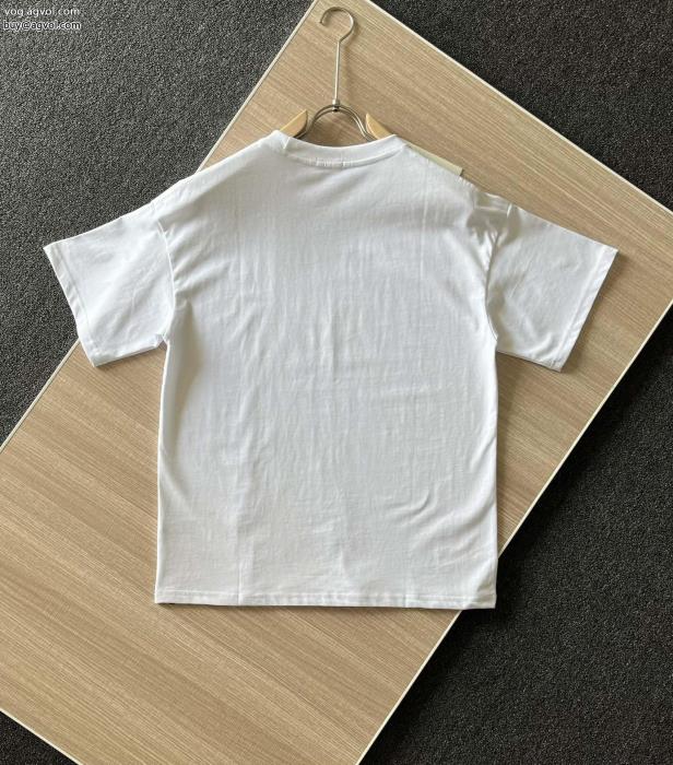 フェンディ半袖Tシャツブランド 品 激安 通販新しい斬新なスタイル23SS 異素材_0_2