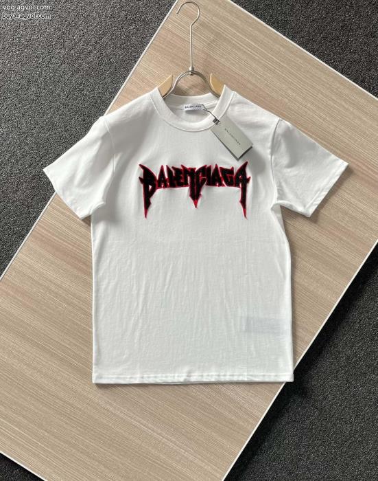 今シーズンも人気ブランド清潔感の高い新品バレンシアガ半袖Tシャツ偽 ブランド _0_0