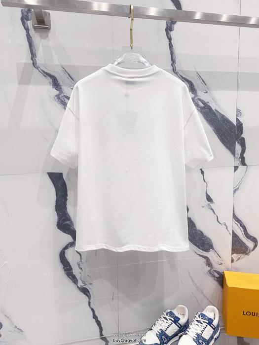 2024を感じさせる存在感は抜群半袖TシャツMONCLERコピー 通販_0_2