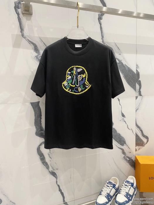 注目!22-23AW定番人気のモデルブランド コピー s 級半袖TシャツMONCLER_0_1