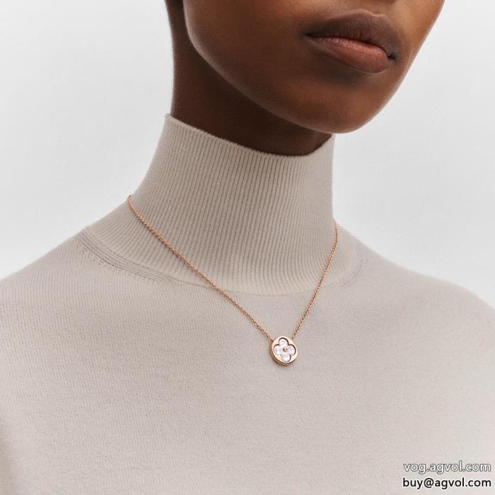 ネックレスLOUIS VUITTONスーパー コピー 品コーデの主役今や定番アイテム好評品_0_3