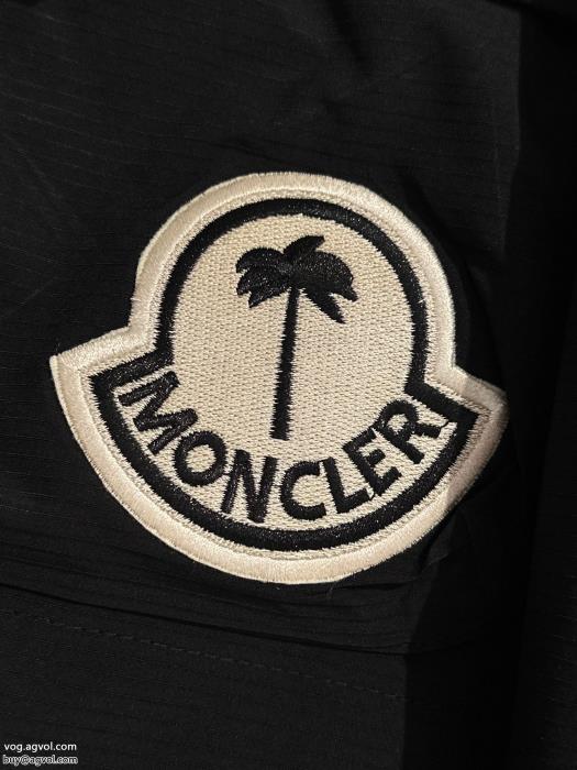 MONCLER限定生産品通気性と吸汗性に優れダウンジャケットコピー 通販_0_2