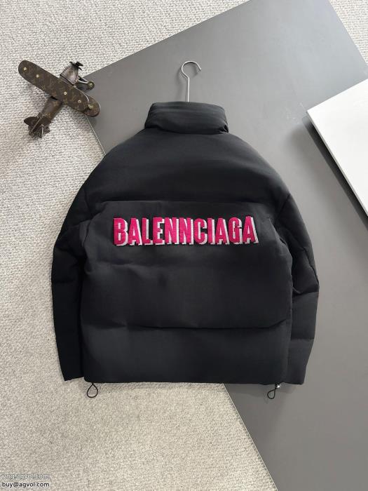 コピー ブランドbalenciagaダウンジャケット今年も人気2024人気新作が登場_0_3