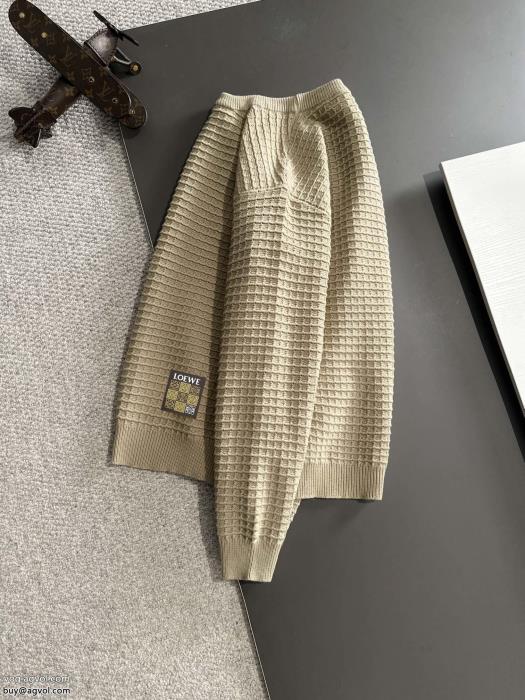 セーター大人気商品セールお早めにLOEWEスーパー コピー ブランド 専門_0_3
