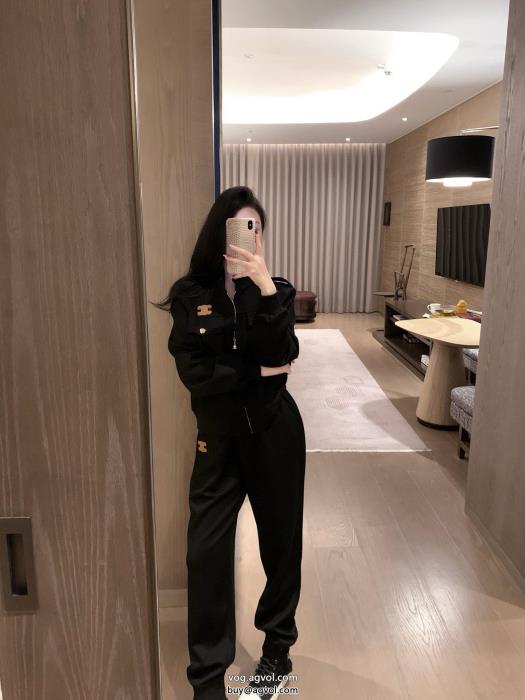 CELINEカジュアルで気分爽快抜群な魅力的なアイテムブランド コピー 通販セット_0_0
