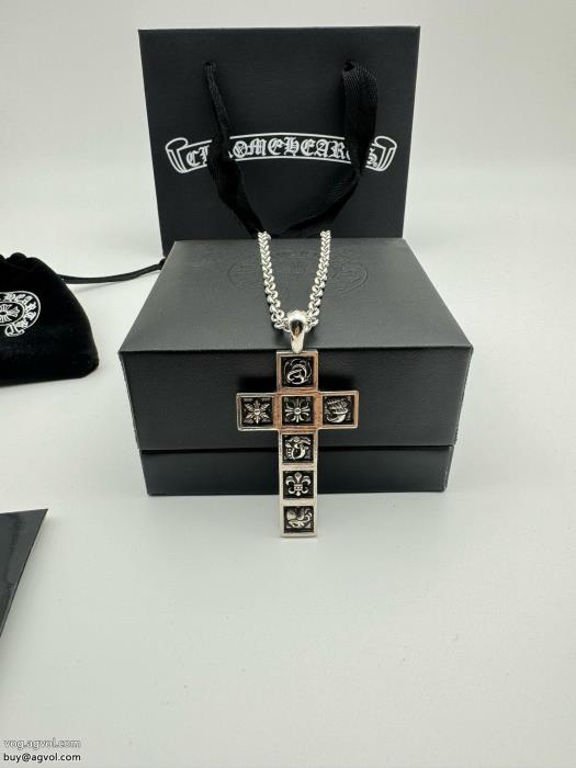 大人の余裕が漂う今年らしく魅力的アップブランド レプリカCHROME HEARTSネックレス_0_1