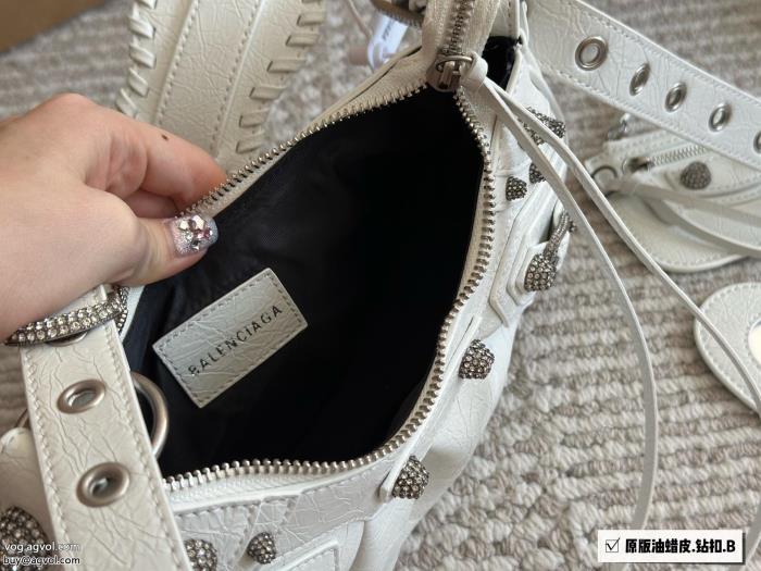 コピー 品 販売バッグbalenciaga送料込み 希少品上品で優しい雰囲気に_0_3