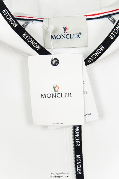コートブランド 偽物MONCLER話題が沸騰中上品さ漂う_0_3
