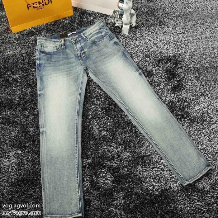 FENDIジーンズ清涼感秋先に注目を集める偽 ブランド 販売_0_3
