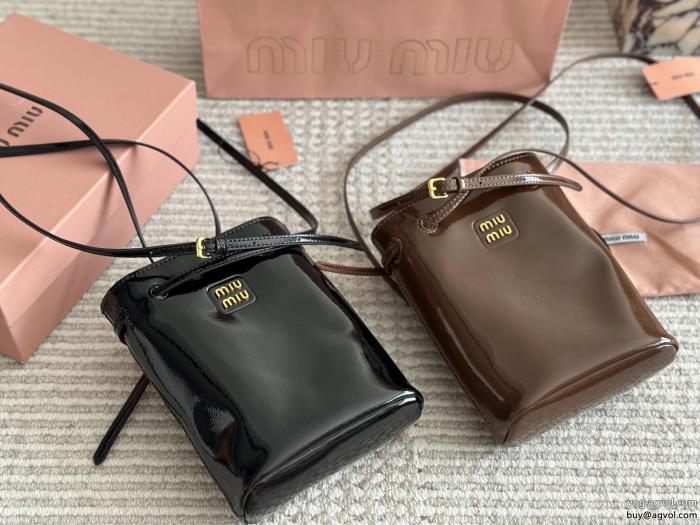 MIUMIUバッグ最安価格新品完売必須　限定SALEブランド 通販_0_0