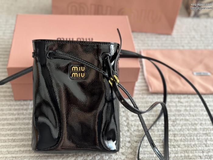 MIUMIUバッグ最安価格新品完売必須　限定SALEブランド 通販_0_2
