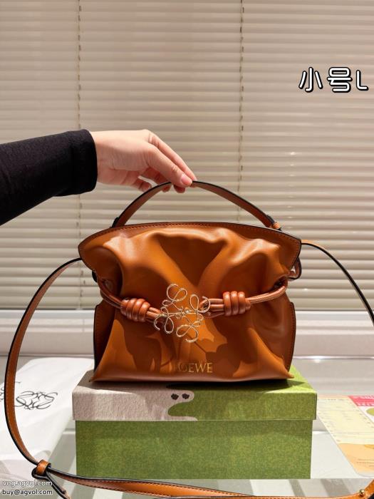バッグLOEWEブランド 通販ゆったりシルエット流行の最前線_0_1
