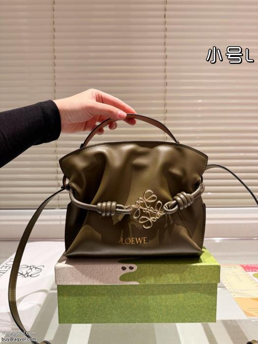 バッグLOEWEブランド 通販ゆったりシルエット流行の最前線_0_5