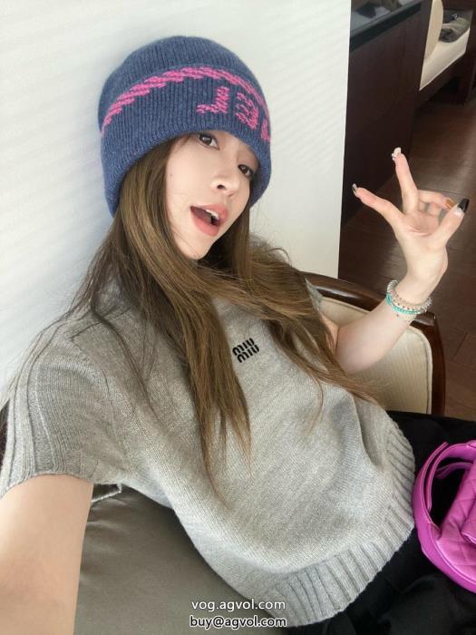 半袖Tシャツ季節感をプラス人気商品注目新ブランドブランド 通販 激安MIUMIU_0_2