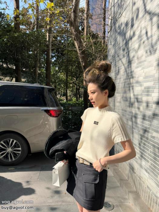半袖Tシャツ季節感をプラス人気商品注目新ブランドブランド 通販 激安MIUMIU_0_3