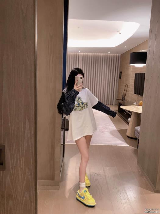 北欧ブランド今年の大トレンド長袖TシャツVIVIENNE WESTWOODブランド コピー 品_0_4