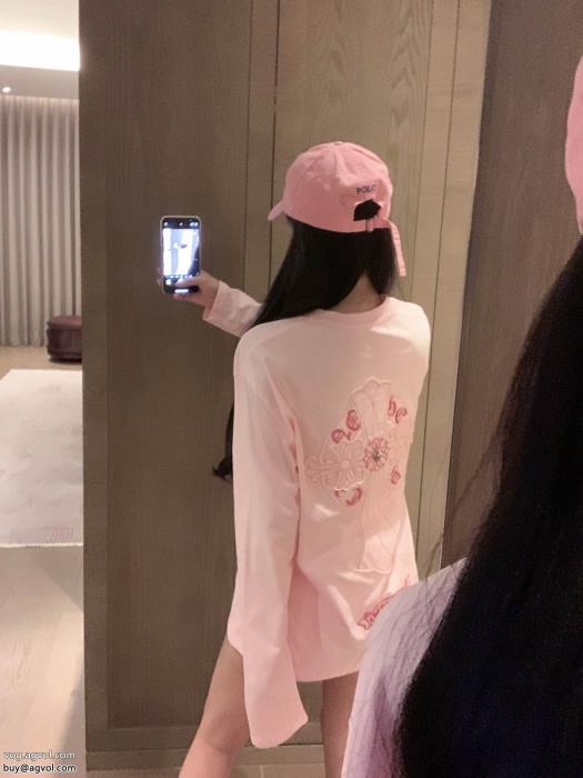 クロムハーツ日本完売2025年秋冬のトレンドの動向ブランド 品 激安 通販長袖Tシャツ_0_1