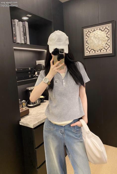 最新の秋冬アイテム魅力的な今年らしいCH半袖Tシャツスーパー コピー  _0_2