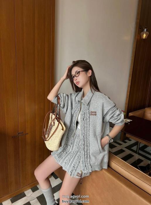 セット偽物 ブランド 販売MIUMIU新作秋冬らしさをプラス抜け感や着心地重視_0_2