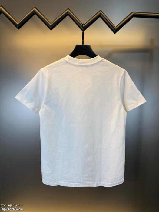 偽物 通販 半袖Tシャツファッション感が急上昇！秋冬2025年の最新アイテムHERMES_0_4