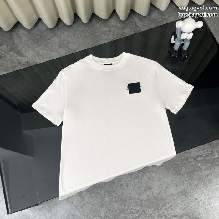 最新人気　話題沸騰中冬のいいのアイテム半袖Tシャツ激安 通販 専門balenciaga_0_1