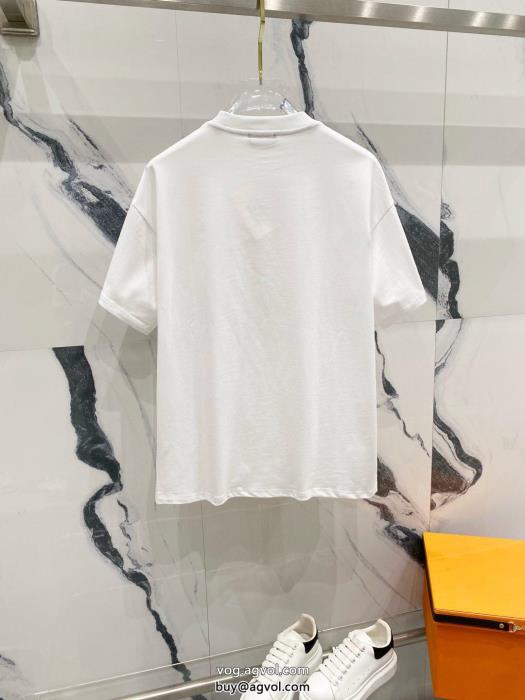 半袖Tシャツ定番人気のモデル抜け感を出すブランド コピー 優良BALMAIN_0_4