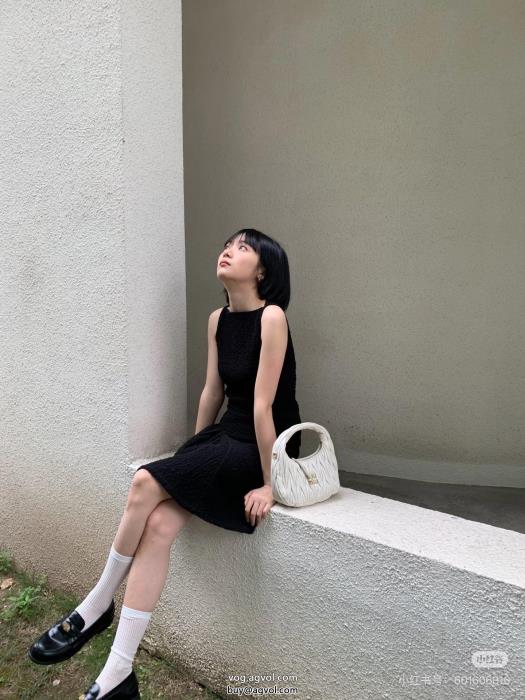限定生産品今季はファション感漂うコピー 通販MIUMIUバッグ_0_3
