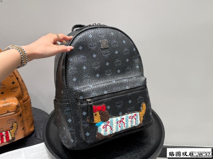 バッグ23AWの最新アイテムトレンドの最先端に偽 ブランド 販売MCM_0_2