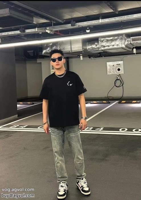 MONCLER半袖Tシャツ顧客優待セール全体的に調和のあるブランド 激安_0_1
